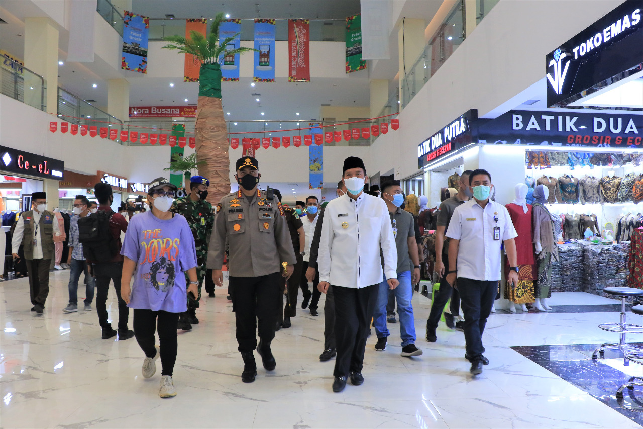 Wali Kota Pekanbaru Tinjau Penerapan Prokes di STC dan MP
