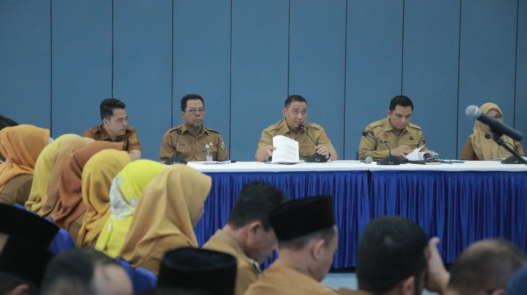 Wakil Wali Kota Pekanbaru Bekali Penguji Calon RT/RW, Pastikan Seleksi Adil