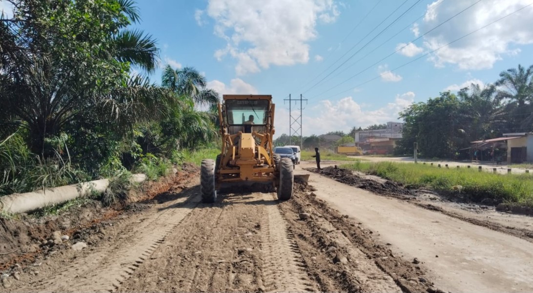 Jalan Lintas Petapahan - Gelombang Diperbaiki, Pemprov Riau Prioritaskan Jalur Ekonomi