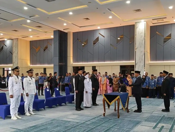 Ardiansyah Jabat Kadiskominfotiksan Pekanbaru, Camat Ikut Disegarkan