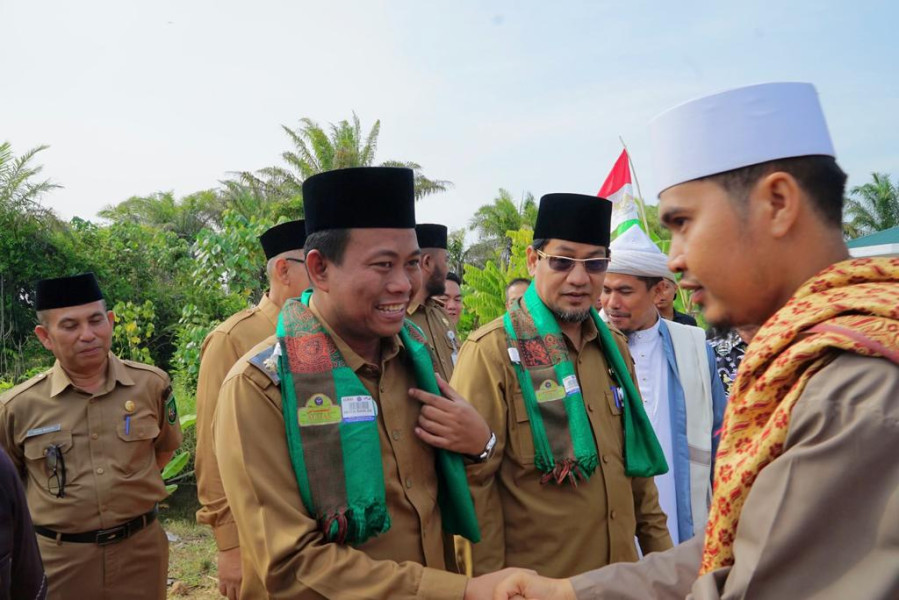 Wabup Rohil Hadiri Wisuda Akbar Pondok Pesantren As-Sunnah