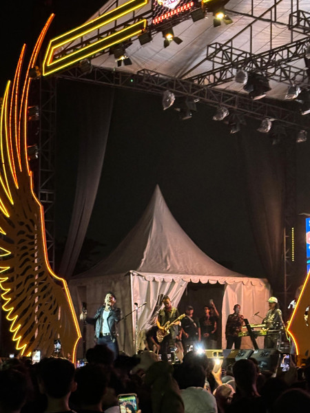 Malam Puncak Sumatera Bike Week 2024 Spektakuler dengan Konser Energik Nidji