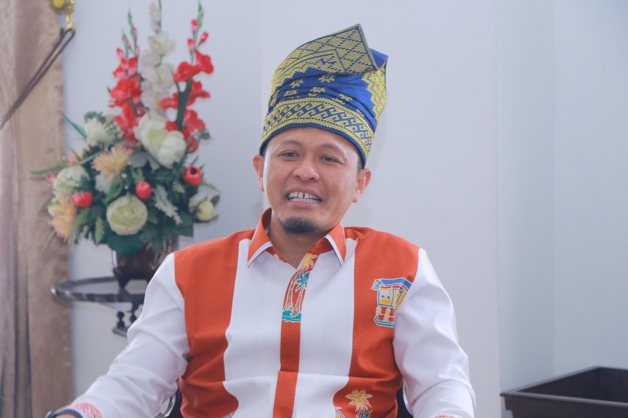 Agung Terapkan Disiplin Ala Militer, Kepala OPD Siap-siap Push-Up!