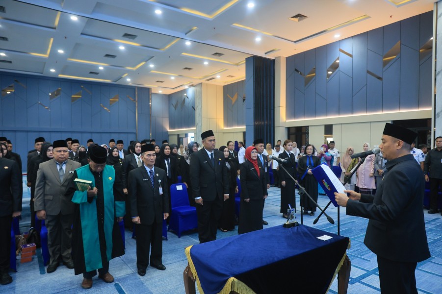 Wawako Pekanbaru Lantik 42 Pejabat, Tekankan Pelayanan Cepat dan Bebas Penyalahgunaan Wewenang