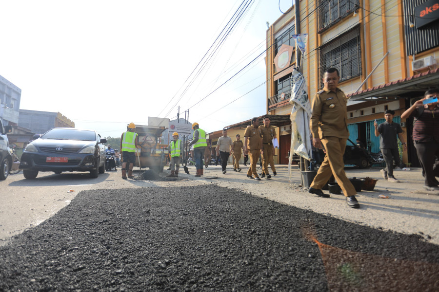 Pemko Pastikan akan Perbaiki Jalan Rusak di Pekanbaru