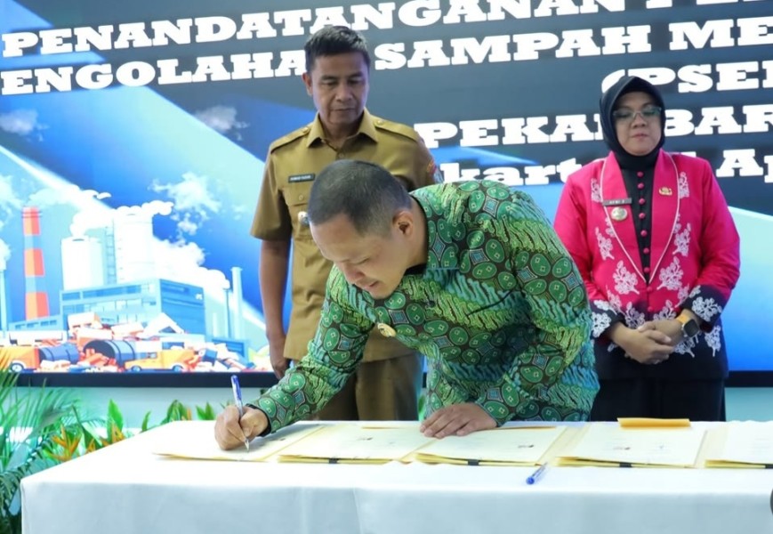 Pekanbaru Menuju Energi dari Sampah, Agung Teken MoU PSEL