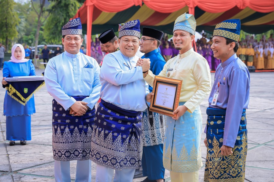 Pekanbaru Raih Terbaik II Perencanaan dan Capaian Pembangunan Riau 2026