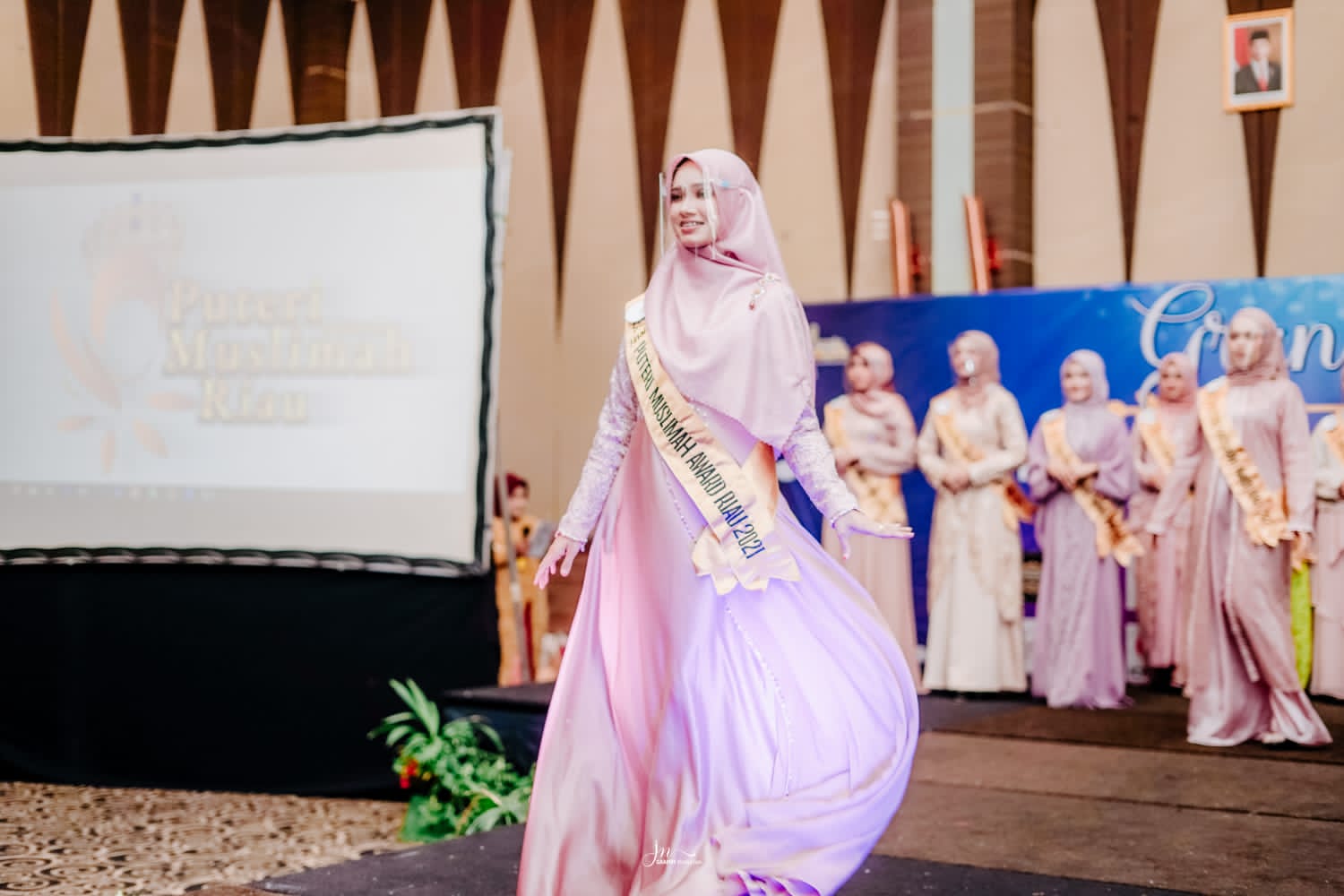 Guru MTs Negeri 05 Lipat Kain Juara Anugerah Putri Muslimah Award Riau 2021