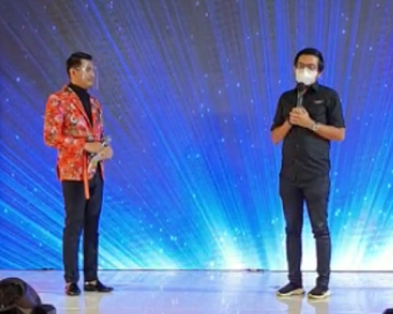 Ginda Burnama Hadiri Acara Riau International Fashion Festival 2021