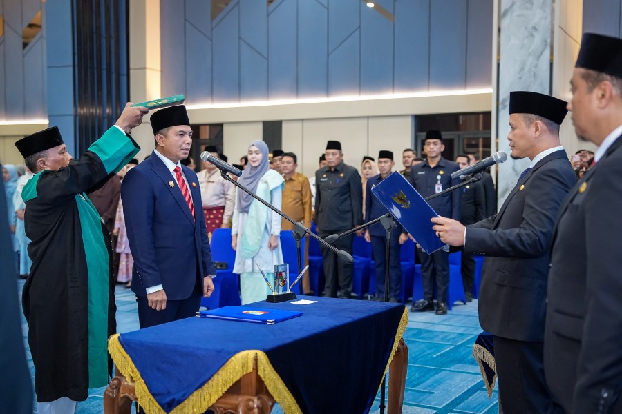 Zulhelmi Arifin Resmi Dilantik sebagai Sekdako Pekanbaru, Agung Titip Sederet PR