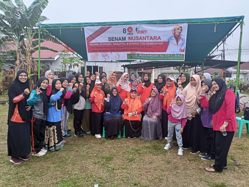 dr Meiza Ningsih, Bacaleg PKS Gelar Pemeriksaan THT dan Senam Nusantara di Dwi Utama Permai Air Dingin