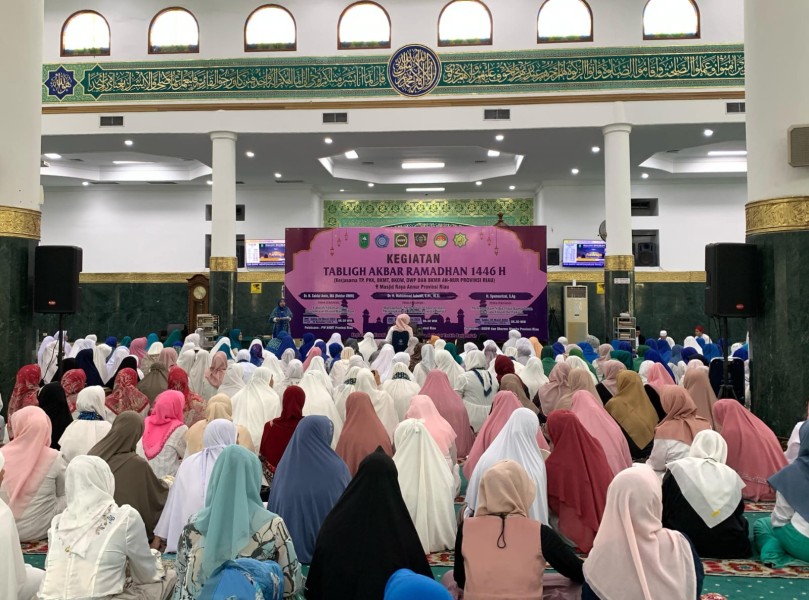 GOW Dan BKMT Kabupaten Kampar Hadiri Tabliq Akbar Ramadhan 1446 H di Masjid Raya Annur