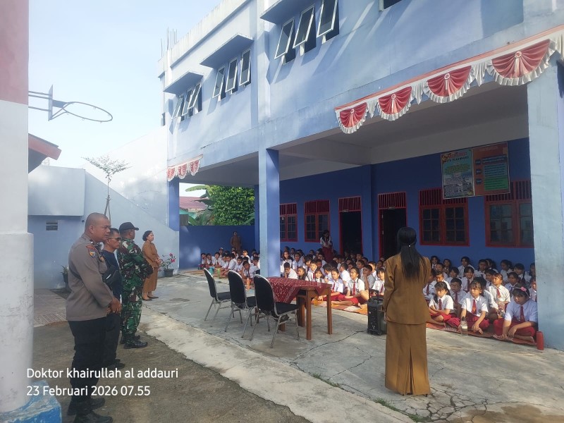 Bhabinkamtibmas Polsek Bukitraya Edukasi Bahaya Kenakalan Remaja di SD Ecclesia