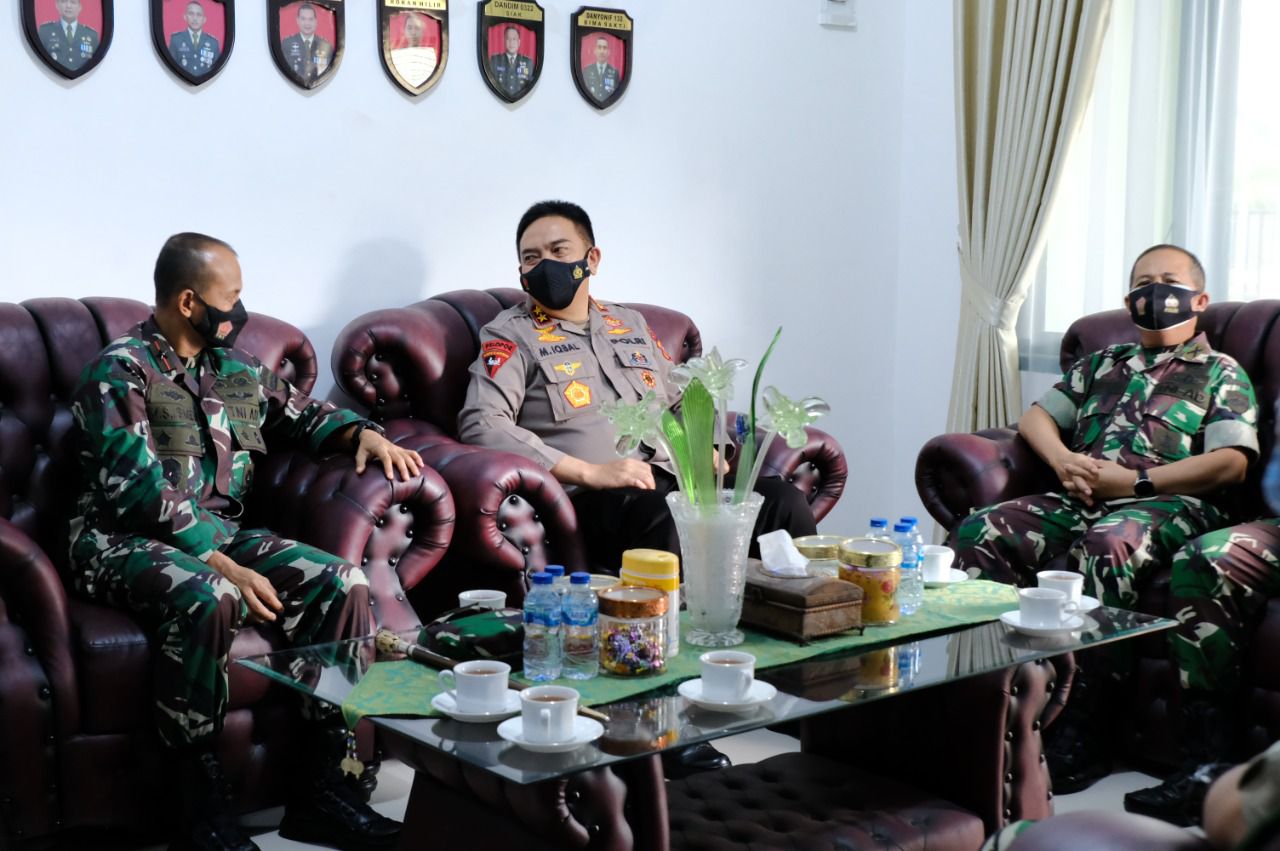 Kapolda Riau Silaturahmi ke Korem 031/WB Pekanbaru