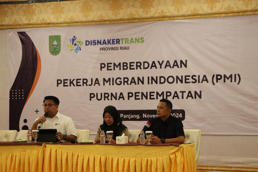 Kasi Tikim Kanim Selatpanjang Jadi Pembicara Sosialisasi Pemberdayaan PMI yang Ditaja Disnakertrans Riau