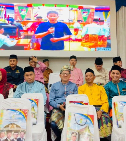 Ketua dan Anggota Bawaslu Kampar Hadiri Rapat Paripurna DPRD Memperingati HUT Ke 76 Tahun