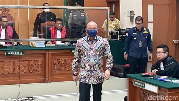 Mantan Kapolda Sumbar Dituntut Hukuman Mati