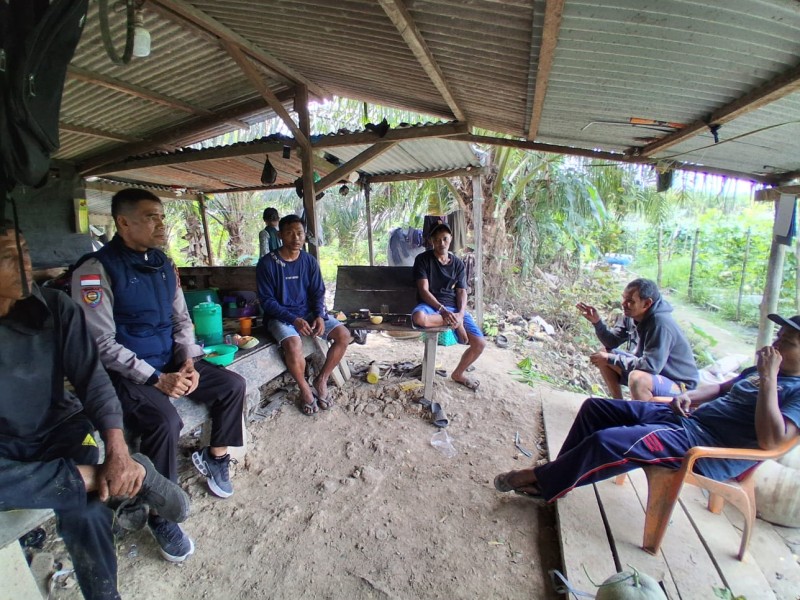 Kehadiran Polsek Rupat Beri Semangat Petani dalam Mendukung Ketahanan Pangan