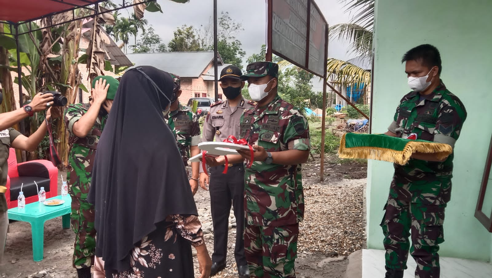 Wakili Dandim 0313/KPR, Kasdim Serahkan Rumah Layak Huni di Desa Ridan Permai