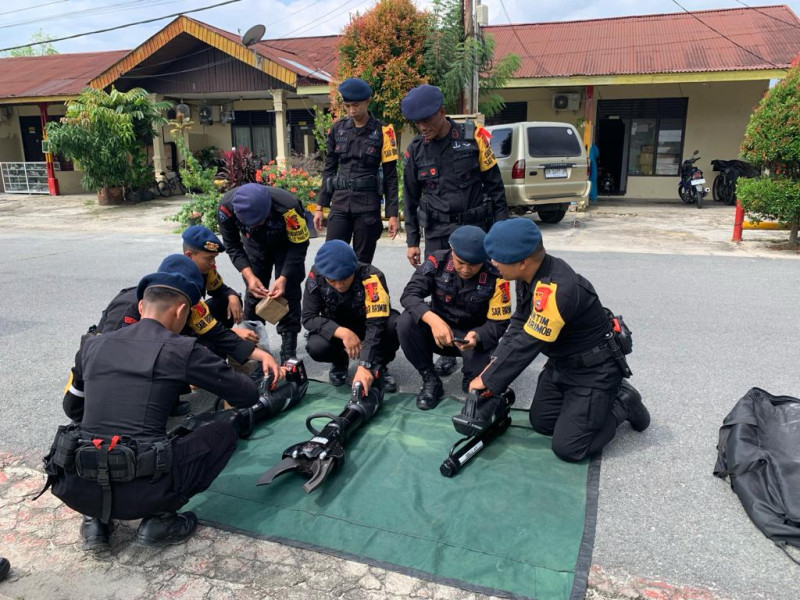 Subsatgas Jibom Patroli dan Lakukan Penyisiran di Bawaslu Riau