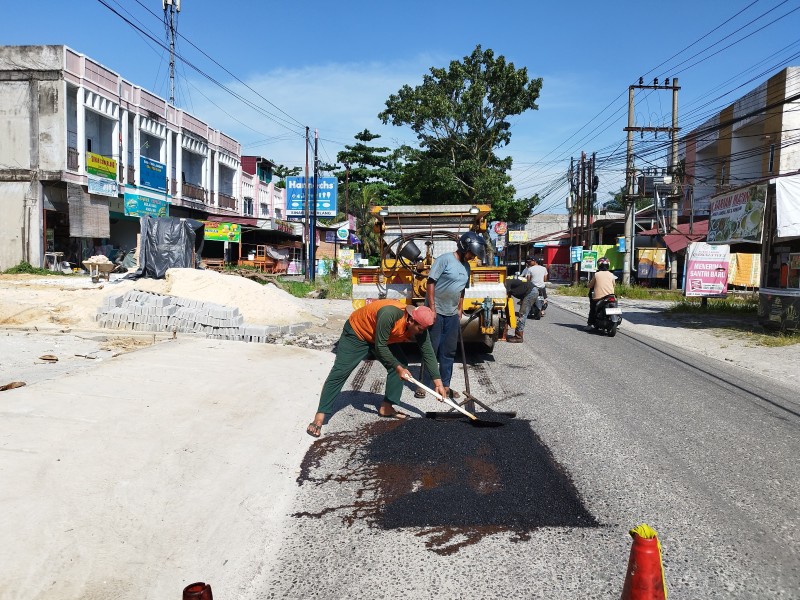 Laporan Warga Langsung Ditindak, Jalan Sepakat Tenayan Raya Diperbaiki