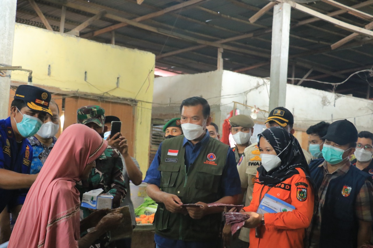 Wali Kota Pekanbaru Tinjau Penerapan Prokes ke Pasar Tradisional