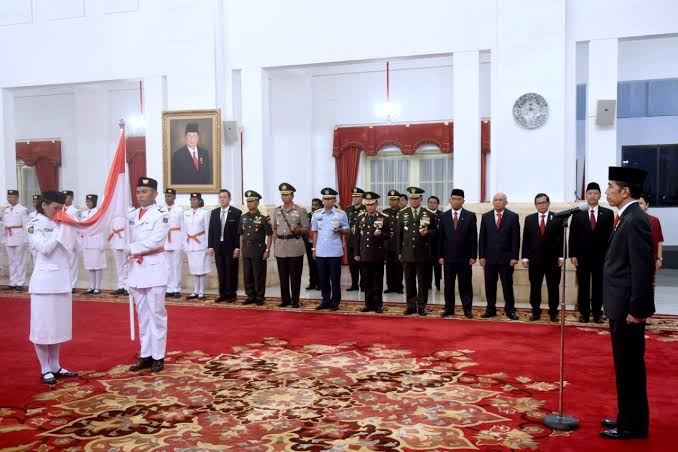 Tugas Sama, Apa Sebenarnya Perbedaan Paskibra dan Paskibraka?