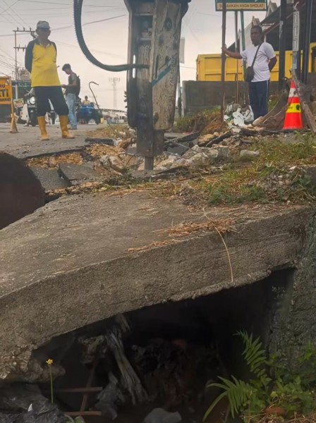 Dinas PUPR Langsung Perbaiki Longsor di Jalan Srikandi–Permadi