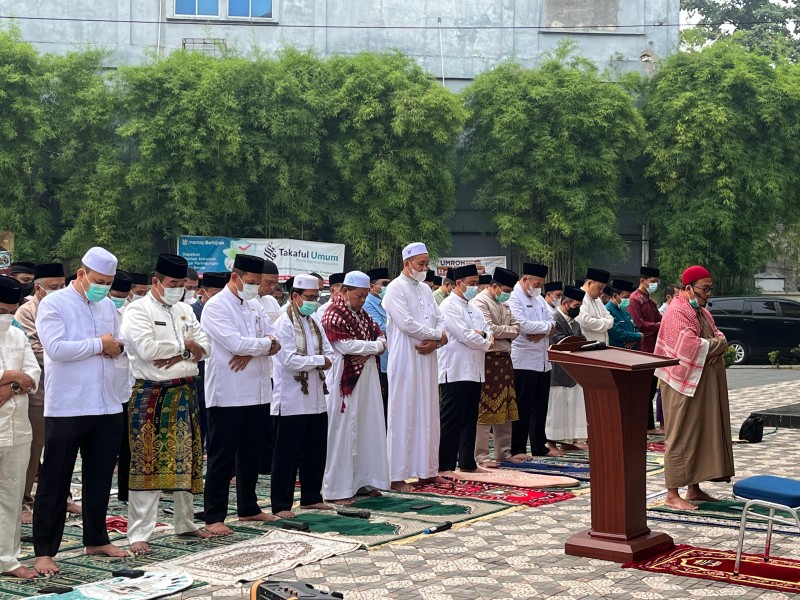 Wawako Pekanbaru dan Warga Salat Istisqa, Berharap Hujan Segera Turun
