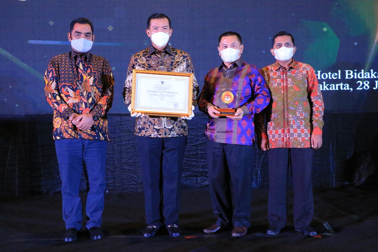 Raih Penghargaan Meritokrasi, Wali kota Pekanbaru Harap ASN Mengupgrade Diri