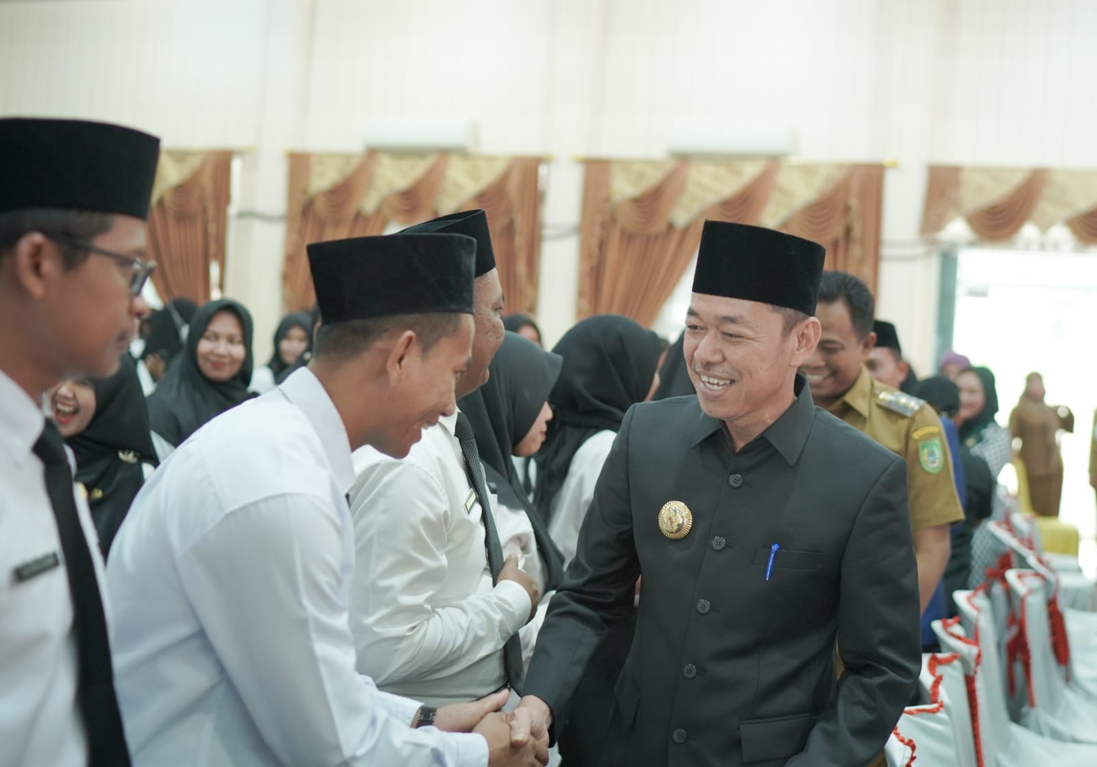 Bupati Rohil: Saya Percaya PNS yang Menerima SK Ini Mampu Menjalankan Tugas