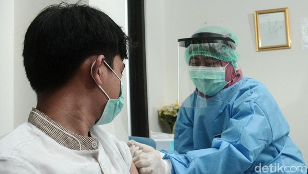 Vaksinasi Covid-19 di Indonesia Berlangsung Hingga 2022