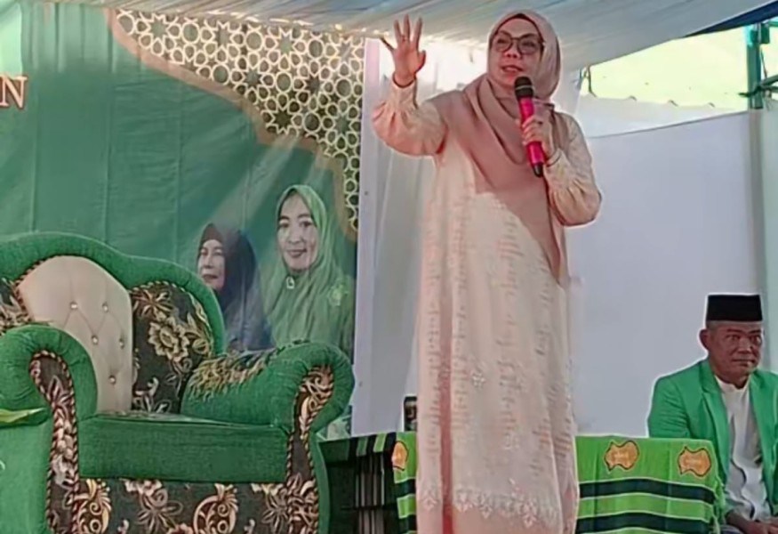 Hadiri Pengajian Rutin Tri Wulan Muslimat NU di Tapung Hilir, Wabup Sampaikan Program Pemda Kampar
