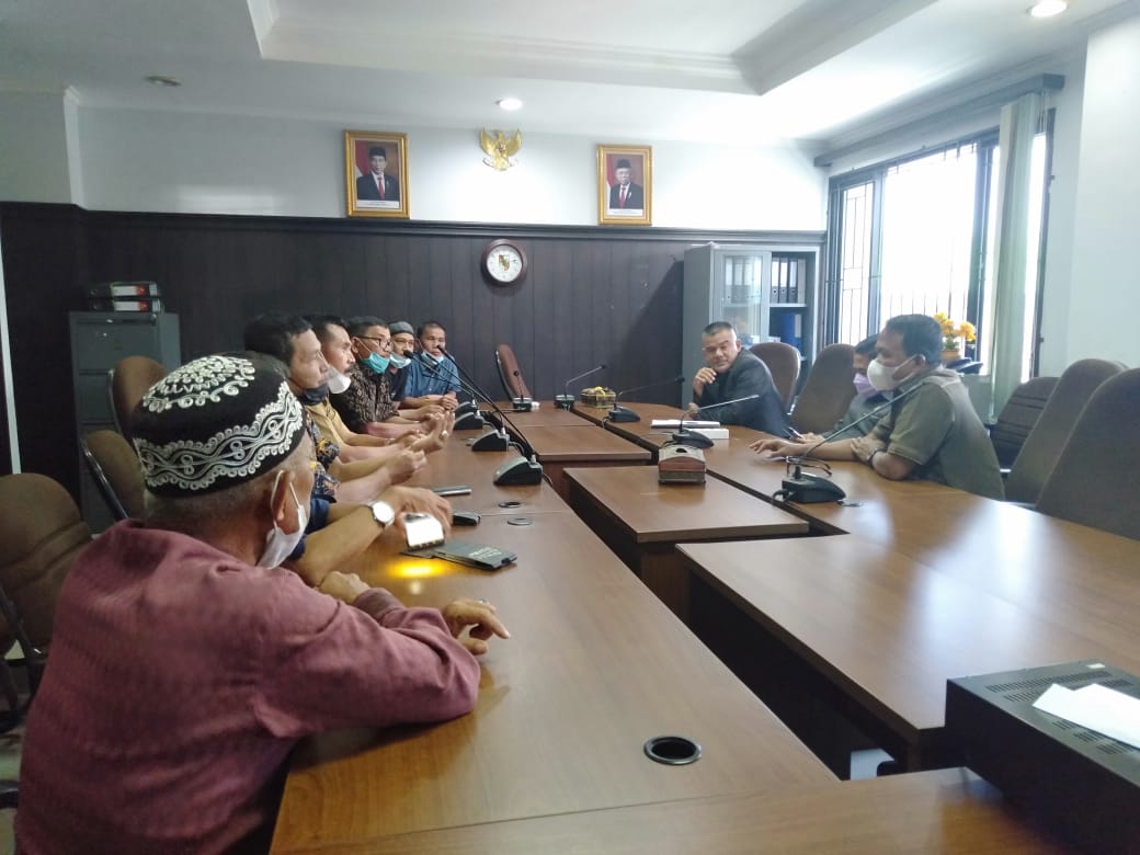 Pertanyakan Kejelasan Hibah Tanah untuk Sekolah, Warga Labuhbaru Barat Datangi Komisi I