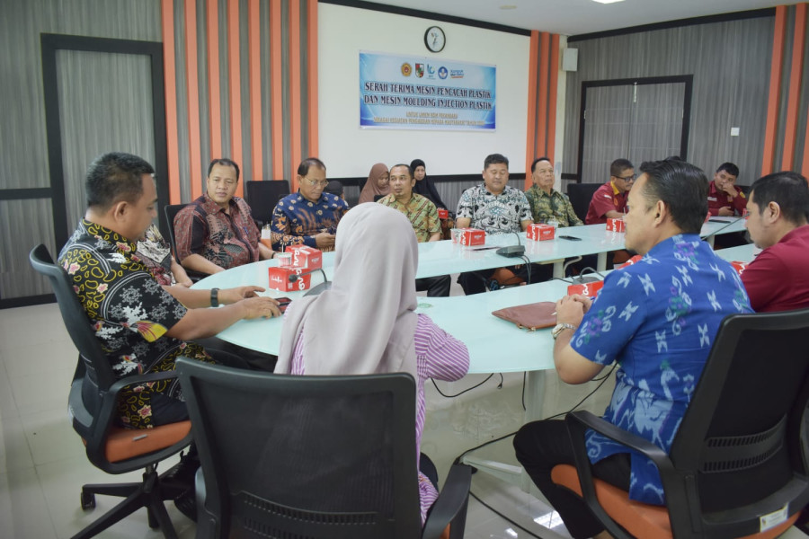 Kolaborasi Inovatif! STTP dan BRIDa Ciptakan Mesin Pengolah Sampah Plastik untuk UMKM