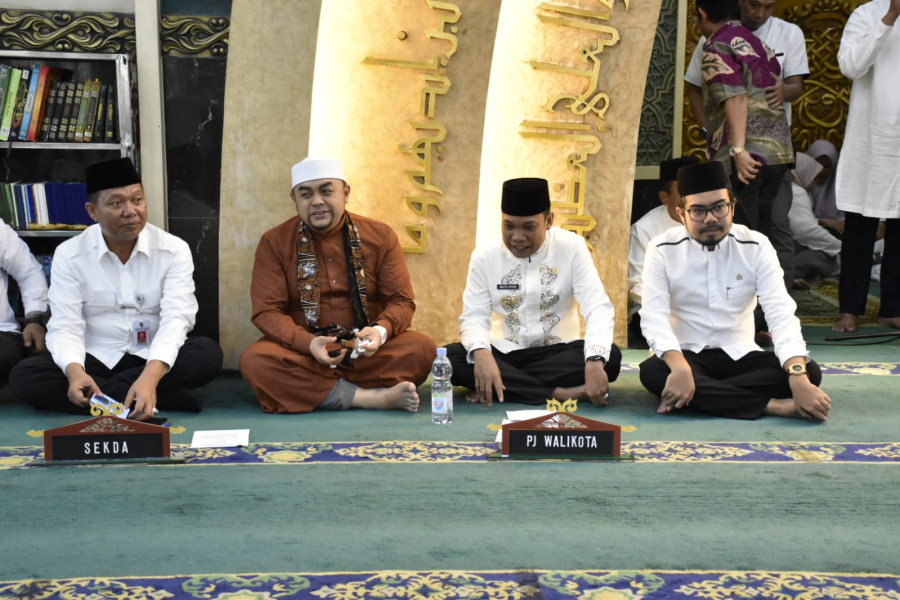 Ginda Burnama Hadiri Tabligh Akbar yang Digelar Pemko Pekanbaru
