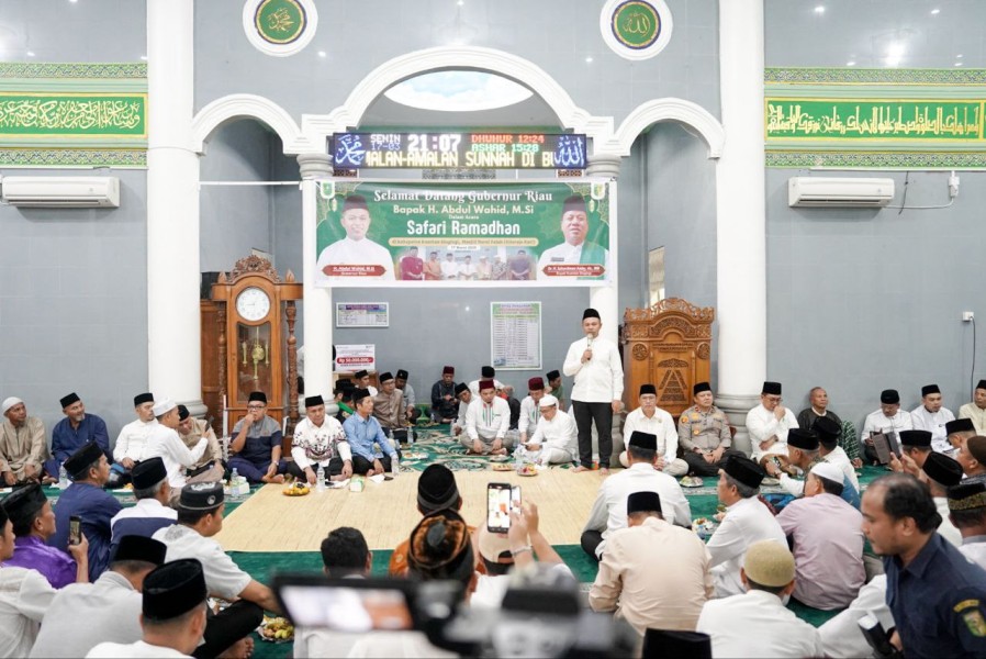 Tak Ada Pemotongan Dana Desa, Gubri Abdul Wahid: Ekonomi Desa Harus Tetap Bergerak
