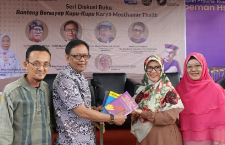 Ada Seri Gunung dan Seri Pantai dalam Banteng Bersayap Kupu-kupu