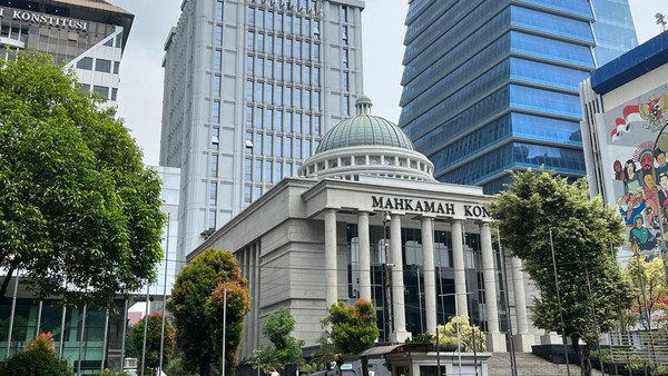 MK Tolak Ubah Syarat Usia Calon Kepala Daerah