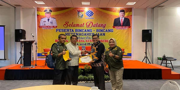 Dinas Perindustrian dan Tenaga Kerja Kabupaten Kampar, Hadiri Bincang-Bincang 'Link And Match' Yang Diselenggarakan Kementerian Tenagakerja RI