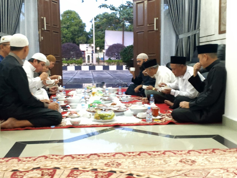 Sekda Kampar Tempati Rumah Dinas, Awali dengan Buka Bersama