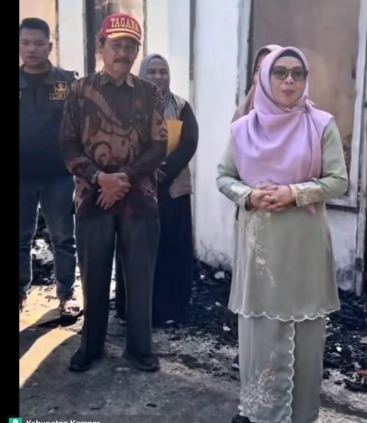 Pemda Kampar Peduli Korban Kebakaran di Ahmad Yani, Wabup Turun dan Serahkan Bantuan
