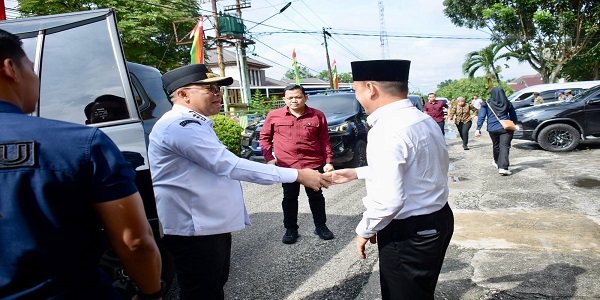 Pj. Bupati Kampar Hambali Sambut Kedatangan Rombongan Pj. Gubernur Riau Dr. Rahman Hadi, Yang Melakukan Peninjauan di Kabupaten Kampar