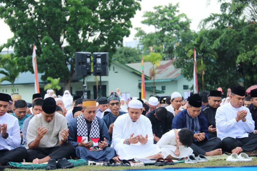 Agung Ajak Warga Salat Idul Adha Bersama, Dua Tiket Umrah Disiapkan