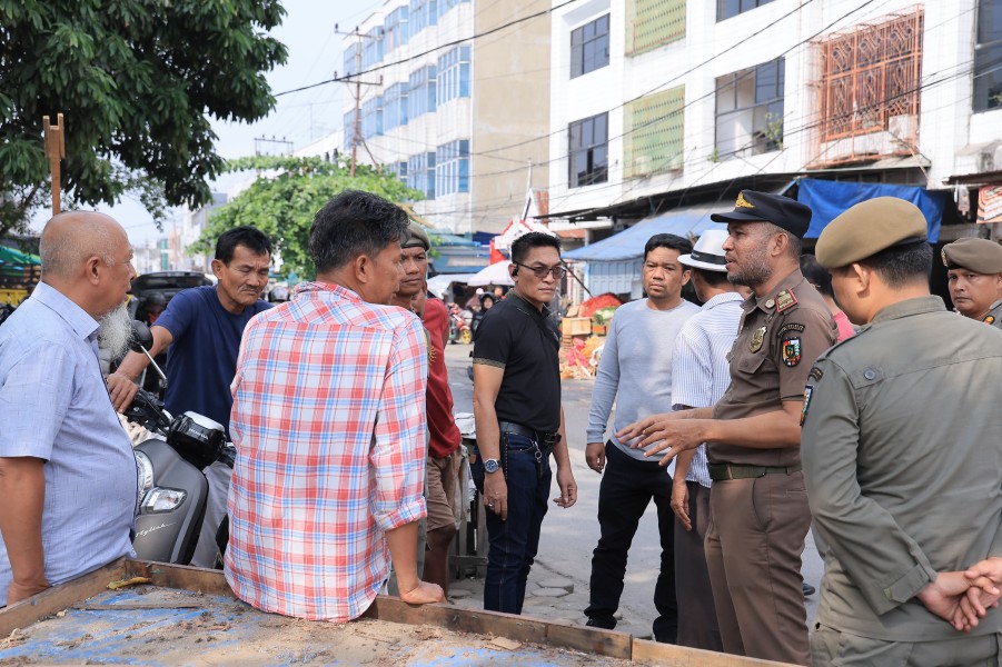 Jalan Teratai Segera Diaspal, Pemko Minta Pedagang Kosongkan Badan Jalan