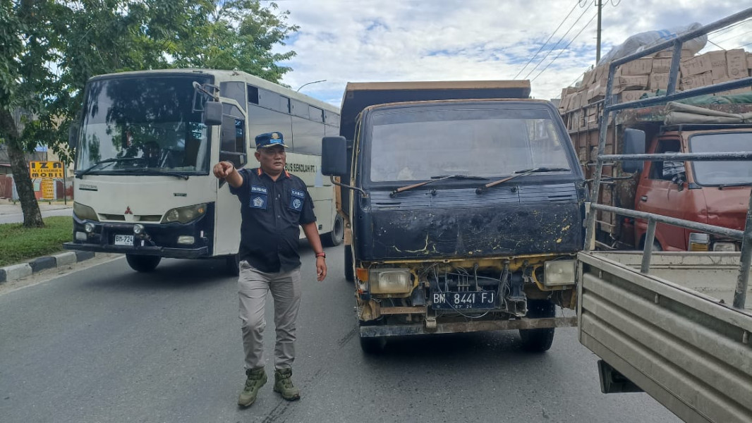 Truk Lebihi Tonase, Langsung Ditilang!