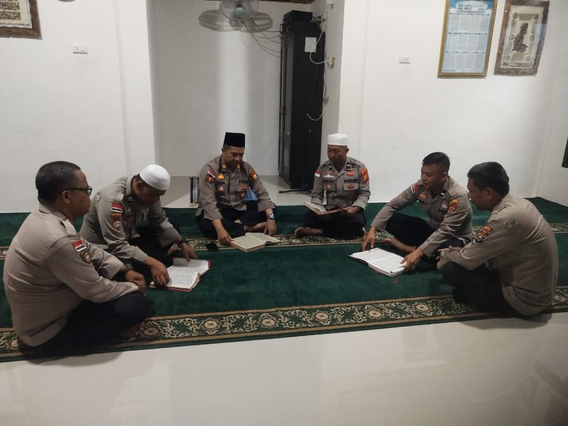 Tadarus Keliling Polsek Bengkalis: Mendekatkan Diri pada Tuhan dan Masyarakat
