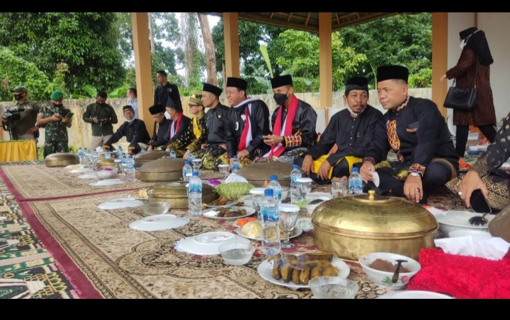 Kunker ke Kuansing, Danrem 031/WB Pekanbaru Terima Gelar Rang Sumondo Panglimo Kayo