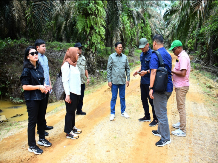 Pemkab Kampar Bersama Tim Menko Polhukam Melakukan Peninjauan Tanah Ulayat Masyarakat Adat Persukuan Piliang Ganting