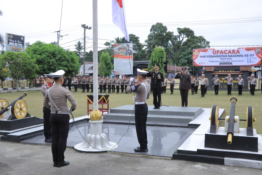Upacara Harkitnas di Polres Kampar, Kapolres Bacakan Sambutan Menkomdigi